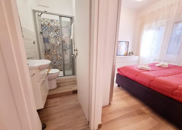 Comfortable 'n Modern Roma